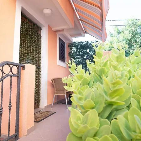 Lela 1 Apartamento