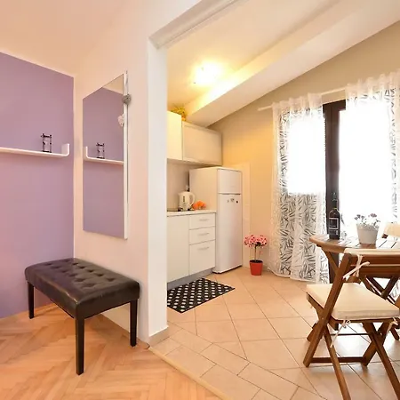 Lela 1 * Bibinje