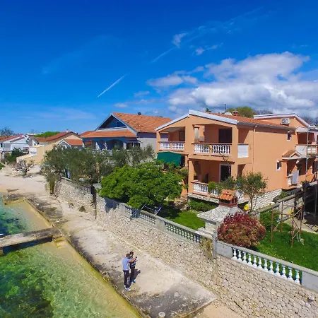 Апартаменты Lela 1 *