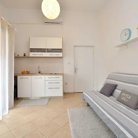 Appartement Lela 1 *