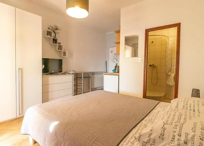 Apartman Lela 1 *