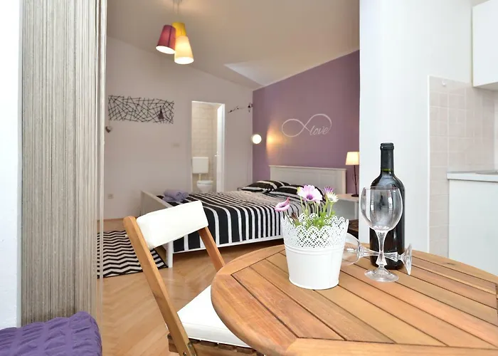 Lela 1 Apartment