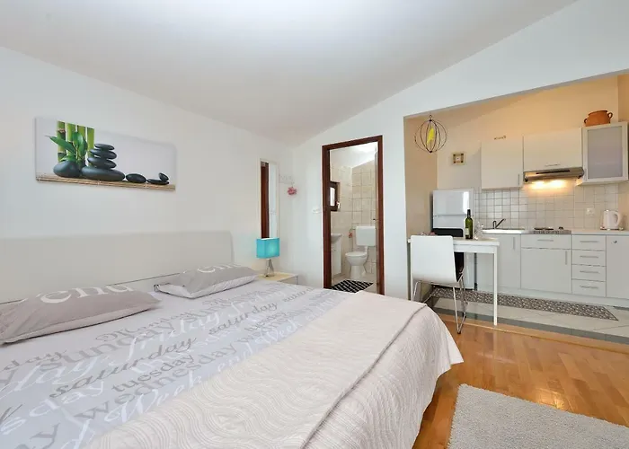 Lela 1 Bibinje